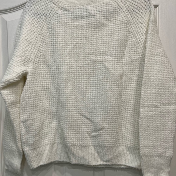 Gap Sweater 💎 - Picture 2 of 6